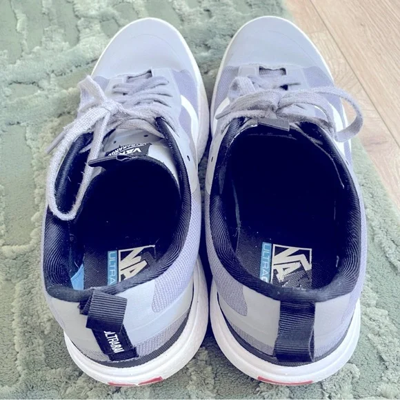 Vans UltraRange  EXO Sneakers  Grey White Black Ultra Cush SZ 11 - Picture 3 of 5